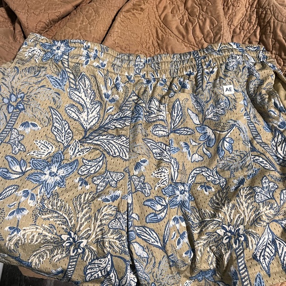 Men’s Mesh Floral Drawstring Shorts in Tan and Blue - Picture 4 of 5